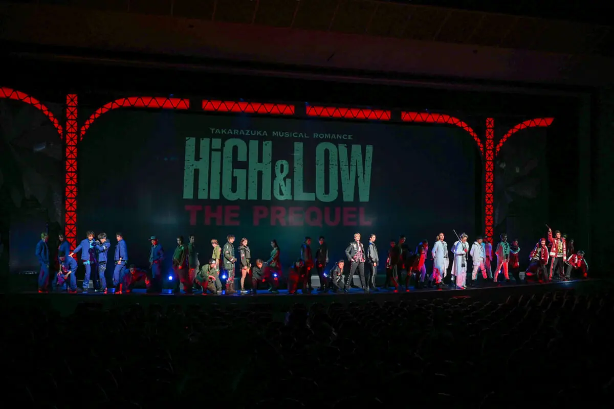 LDH JAPAN×宝塚歌劇団「HiGH & LOW –THE PREQUEL-」が開幕！おなじみの乱闘シーンも再現 | TV LIFE web