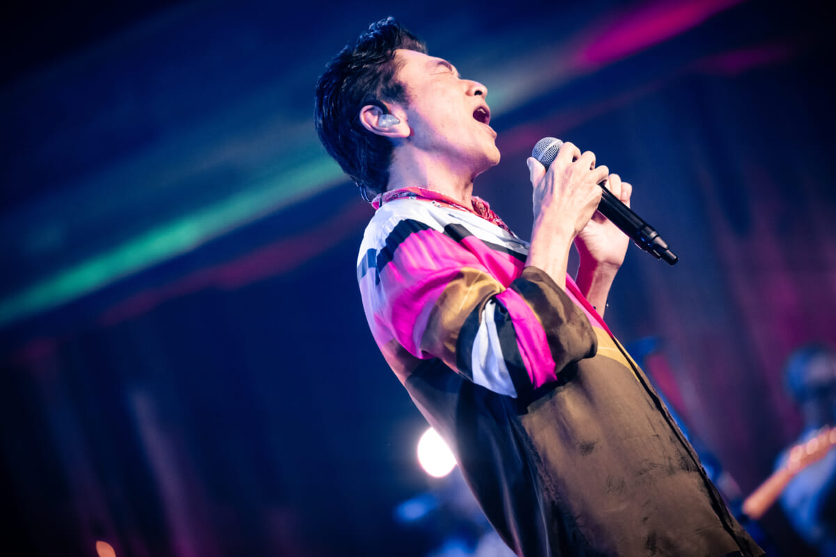 ソロ35周年の桑田佳祐がKUWATA BAND時代の名曲など全9曲を披露『NHK 