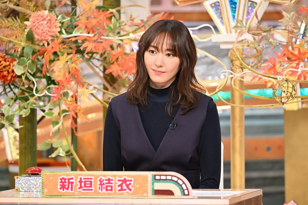 新垣結衣が中高生の間で流行っている“ハートの中に入ったよポーズ”を