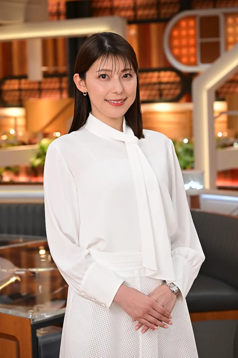 上村彩子アナが『news23』金曜日のメインキャスターに「少しほっとするような時間や空気感も作っていけたら」4月5日より喜入友浩アナとともに番組を進行  | TV LIFE web