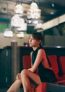 乃木坂46・弓木奈於 1st写真集「天使だったのか」通常版裏表紙