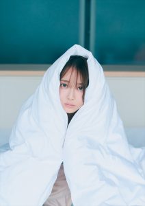 乃木坂46・弓木奈於 1st写真集「天使だったのか」セブンネット限定版裏表紙