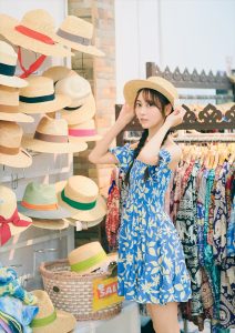 乃木坂46・弓木奈於 1st写真集「天使だったのか」楽天ブックス限定版裏表紙