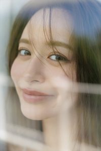 野崎萌香1st写真集