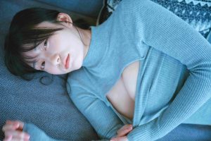 瀬戸環奈1st写真集『emerald』撮影：岡本武志