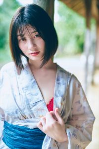 瀬戸環奈1st写真集『emerald』撮影：岡本武志