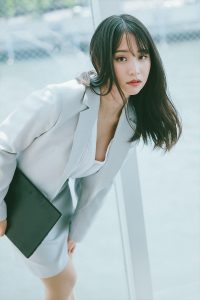 『SPA!デジタル写真集　永尾まりや「汗ばむ女社長」』